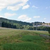 Czarna Góra - Stronie Śląskie lipiec 2014, Widok na prawo od dolnej stacji wyciągu.