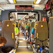 Do Mieroszowa koleją PKP, Pociąg regionalny ale w środku prawie Pendolino, a nawet fajniej.